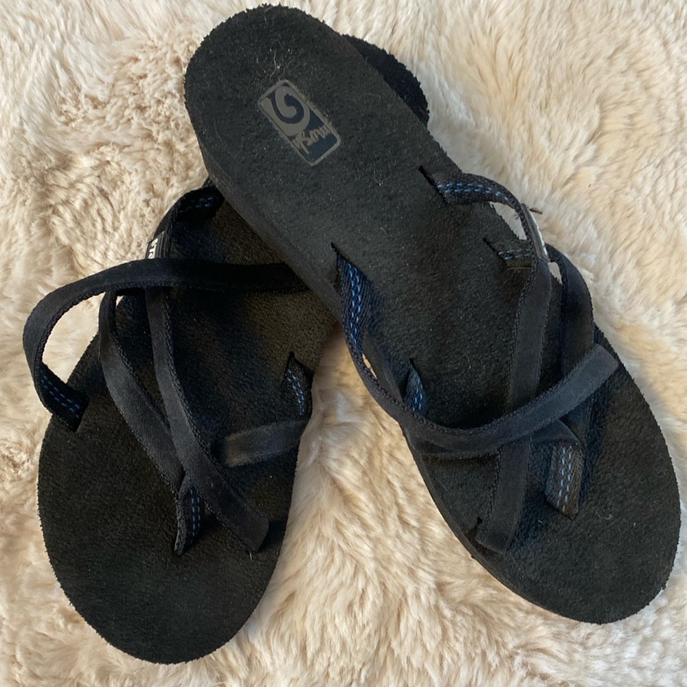 TEVA Black Wedge Flip Flops w/ crisscross straps & blue stitching size 9